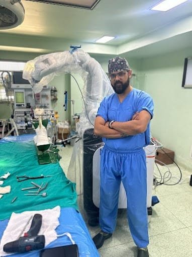 Best Doctor for hip and knee replacement in Noida