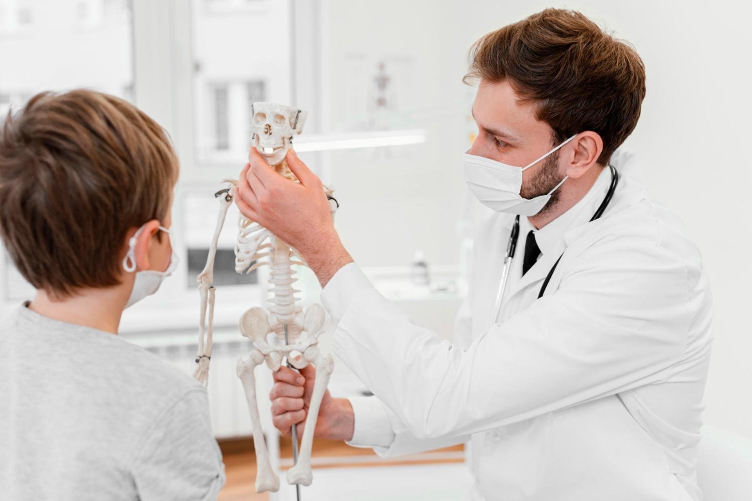 Best Orthopaedic Doctor in Noida